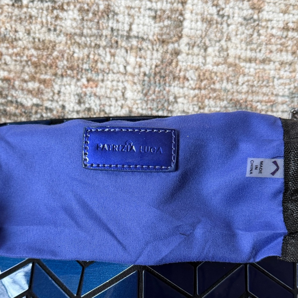 Blue Patrizia Luca Chevron Pattern Women’s Chain Shoulder Bag - Picture 2 of 4